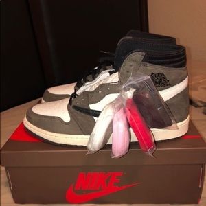 Travis Scott Jordan Retro 1s